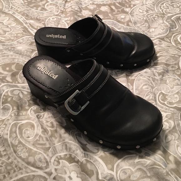Unlisted black clogs with metal studs size 11