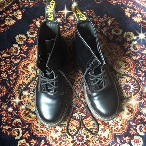 ✨Dr.Marten's Women's 1460 Smooth✨