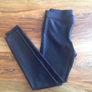 Express Scuba Black Leggings