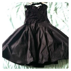 Gorgeous flattering black party dress