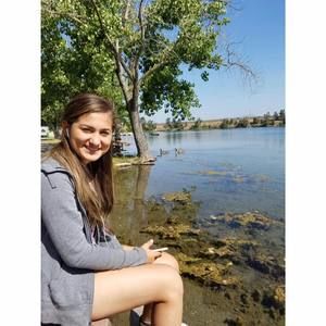 Meet your Posher, Lesly