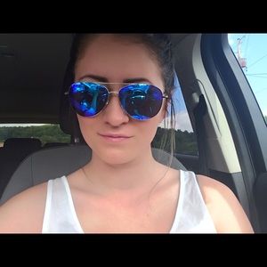 Meet your Posher, Abaigeal