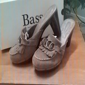 Soft Suede Leather Mules --FALL MUST HAVES!!
