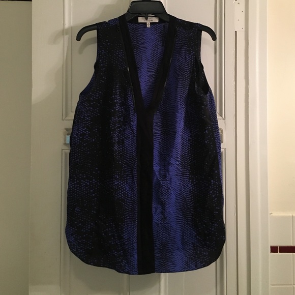Robert Rodriguez Tops - Robert Rodriguez black and blue snake print top