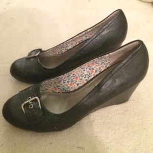 American Eagle Wedges