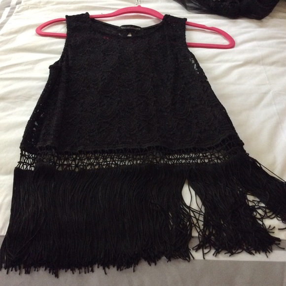Beautiful fringe top and lace shrug - Picture 2 of 3