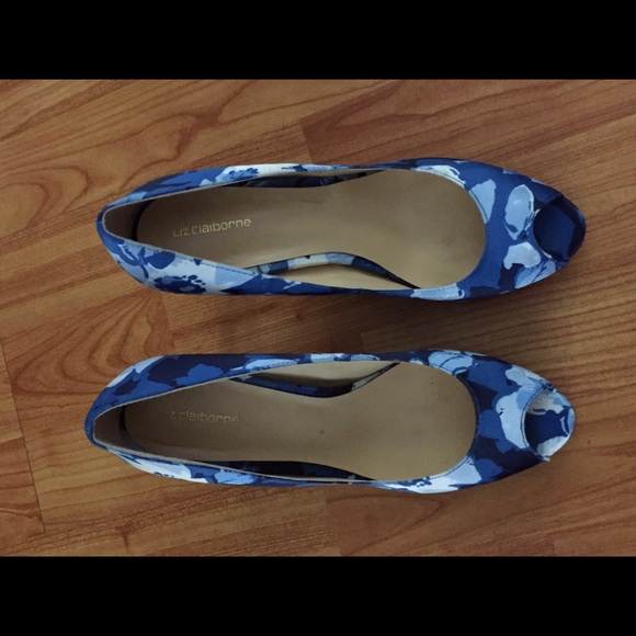 Blue floral heels