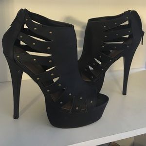 Summer caged heels
