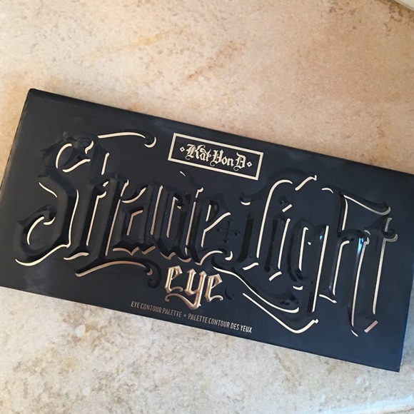 Kat Von D Other - Kat Von D Shade + Light Eye Contour Palette