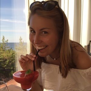 Meet your Posher, Amelia