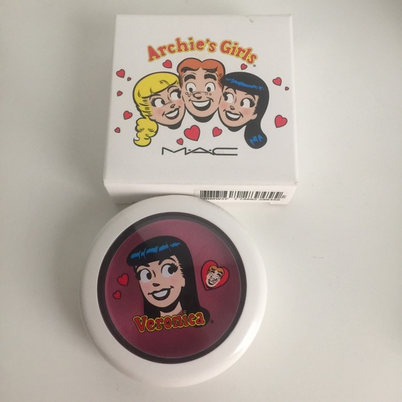 Mac Archie's girl collection
