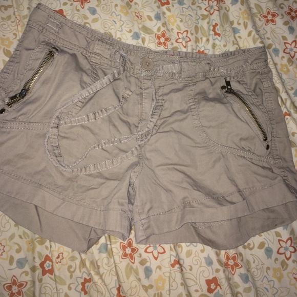 khaki shorts