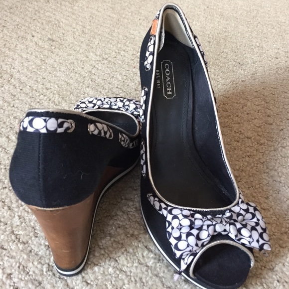 Gently used COACH Thalia DNM/ 4/cm SIG black shoes - Picture 8 of 8