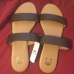 NEW Women's Size 9 Sandals w/ tags. WTN