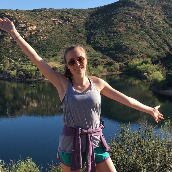 Meet your Posher, Carly