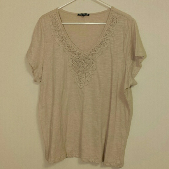 Feminine tshirt