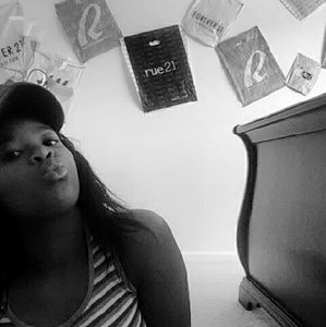 Meet your Posher, Ashley