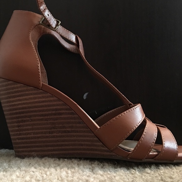 Tan colored wedges