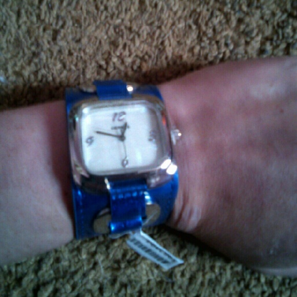 ❄Holiday Sale!❄ Metallic Blue Geneva Watch
