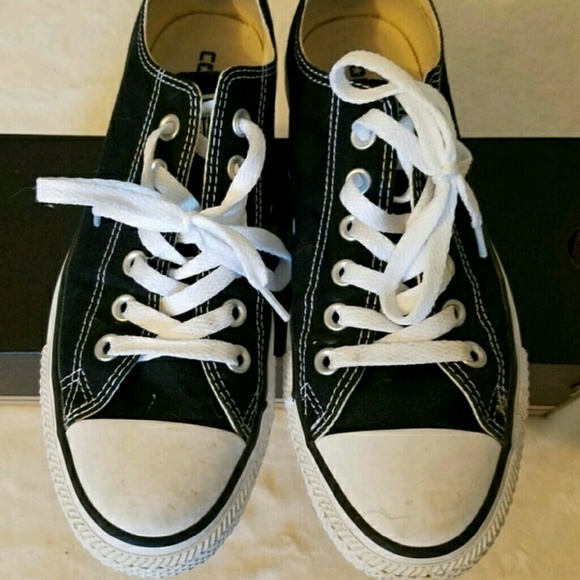 Low Top Black Converse