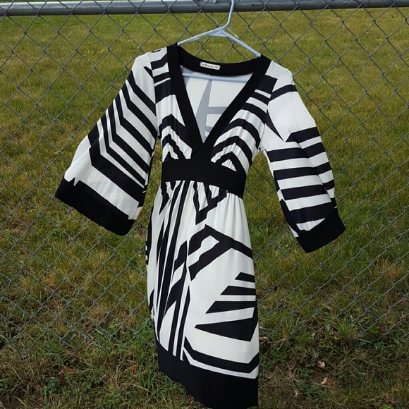 Black and White Dress - Picture 1 of 2