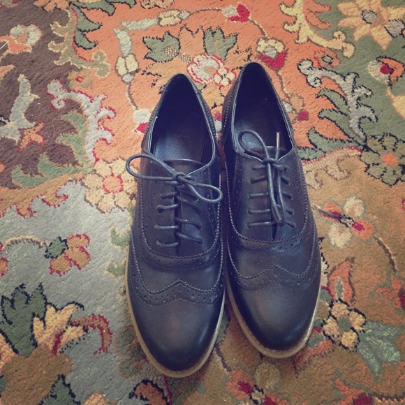 Size 5 ASOS black leather oxfords
