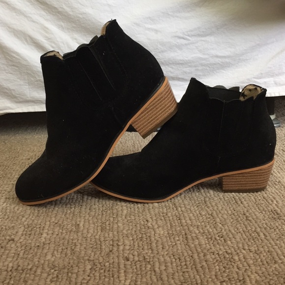 Black Scalloped Ankle Booties Sz 39