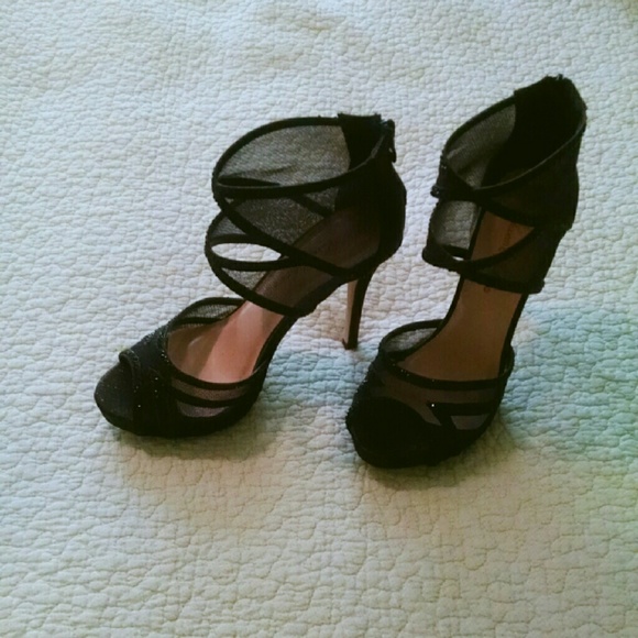 Black ankle heels - Picture 2 of 4