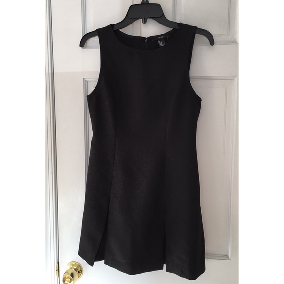 Little party dress with pleated skirt