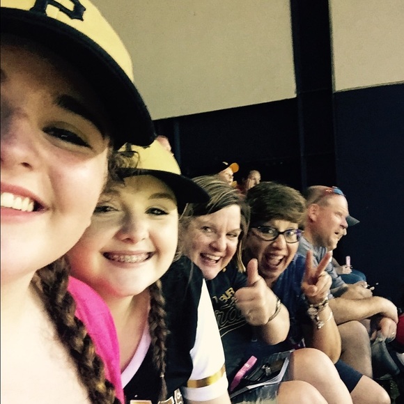 Meet your Posher, Jenelle