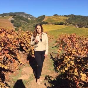 Meet your Posher, Claudia