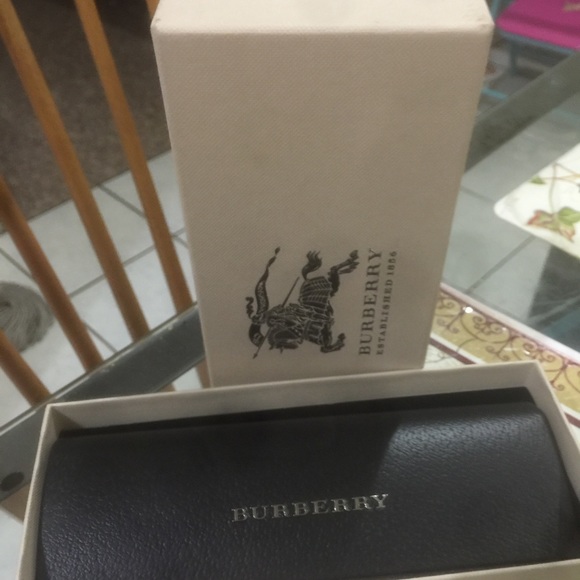 Brand new Burberry black large glasses case!