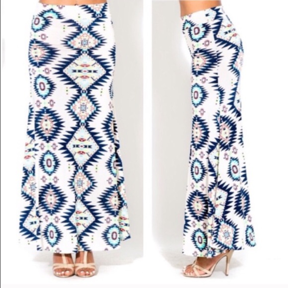 Gorgeous printed Maxi skirt - Picture 2 of 4