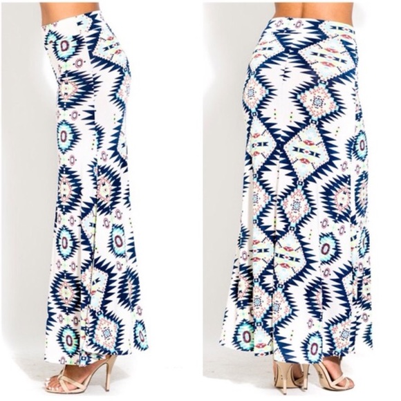 Gorgeous printed Maxi skirt - Picture 3 of 4