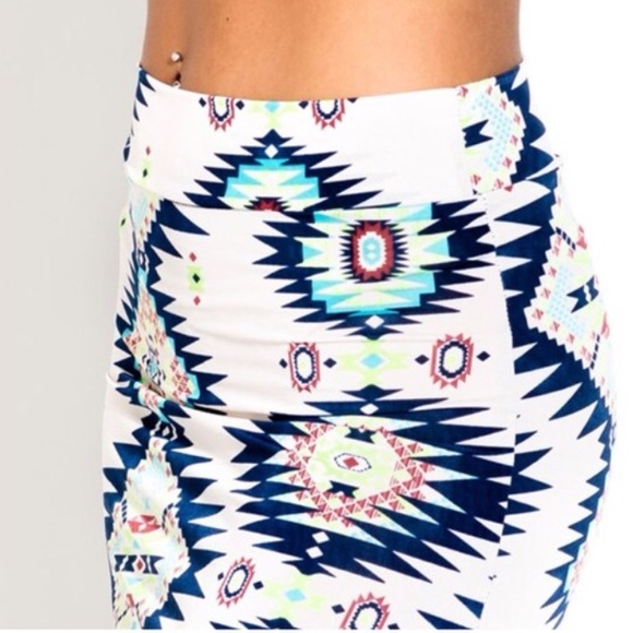 Gorgeous printed Maxi skirt - Picture 4 of 4