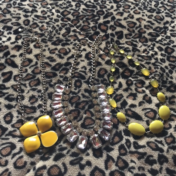 Bundle 3 beautiful necklaces