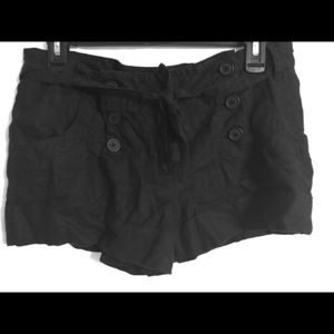 Size 6 Black 100% Linen Shorts