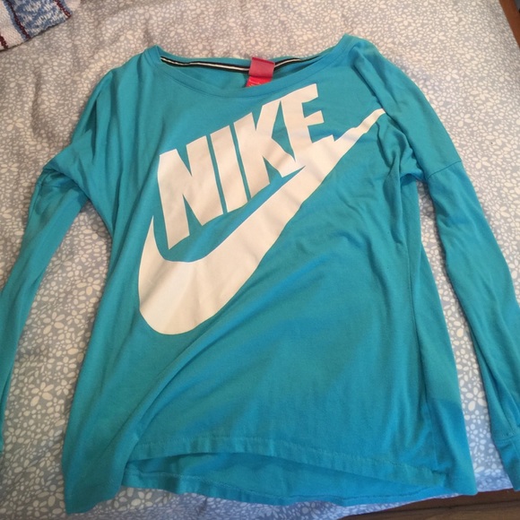 Nike slouchy shirt