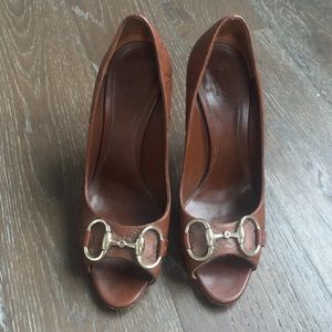 ✨AUTHENTIC✨ Gucci brown leather heels