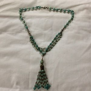 Beautiful teal aqua green vintage necklace.