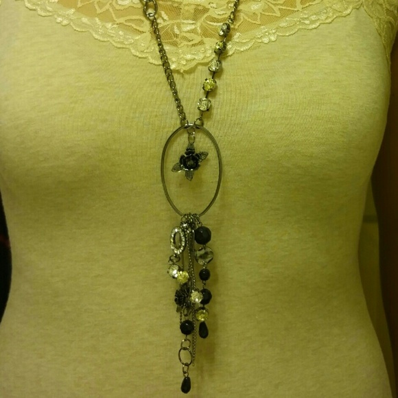 VICTORIAN CHARM NECKLACE - Picture 1 of 2