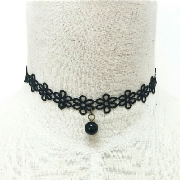 Daisy choker necklace - Picture 2 of 2