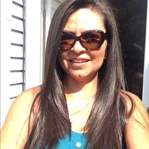 Meet your Posher, Gloria