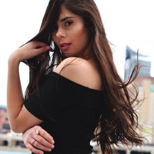 Meet your Posher, Kayla