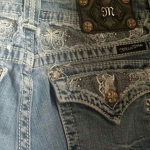 Miss Me butterfly embroidered Capri