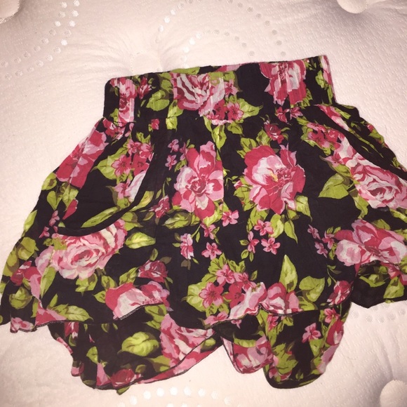 Cute flower skirt!
