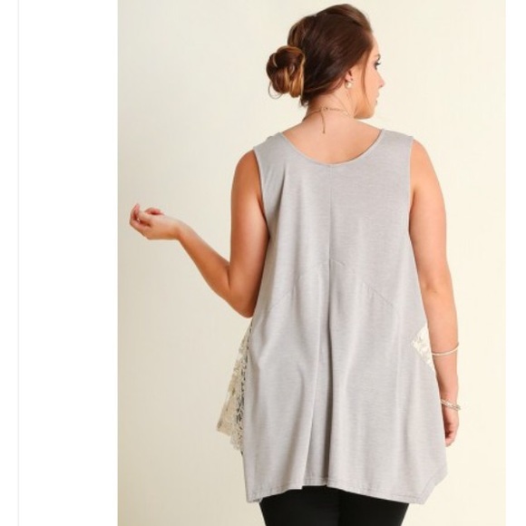 (Plus Size)Asymmetric Tops - Picture 2 of 2