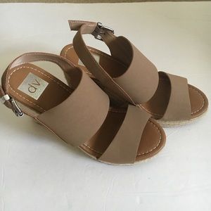 DV nude wedges size 8. Worn just a few times.
