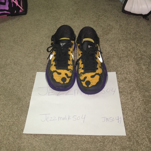 poison dart frog Kobes - laker edition.