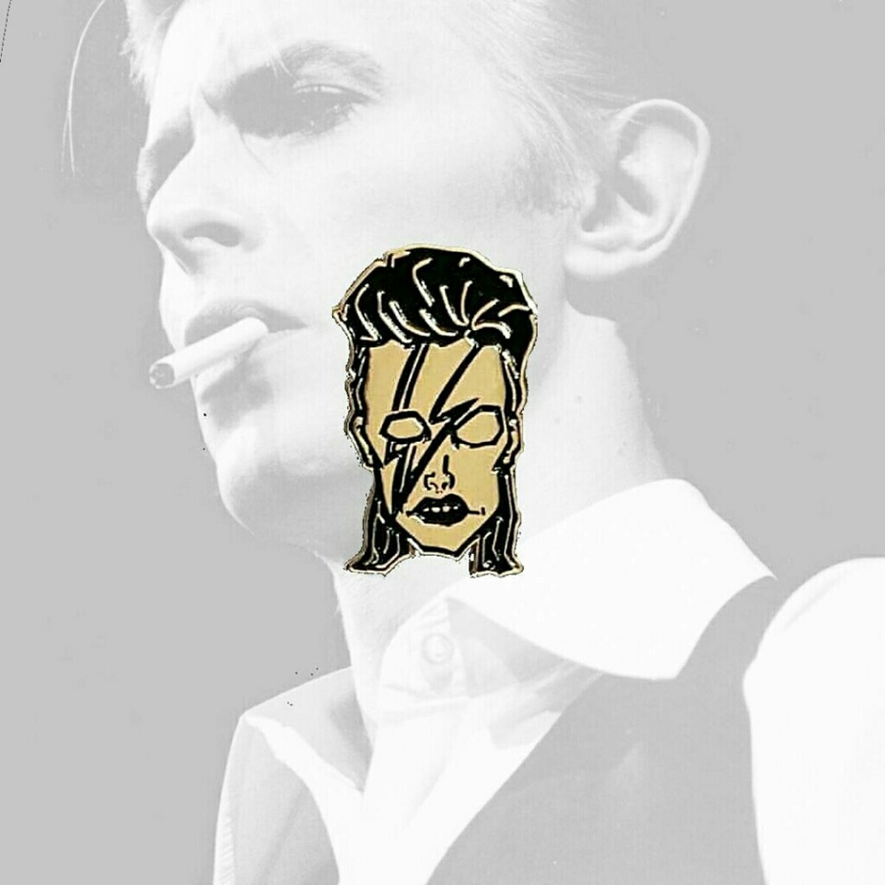 MY LOWEST! David Bowie Lapel Pin Button Starman